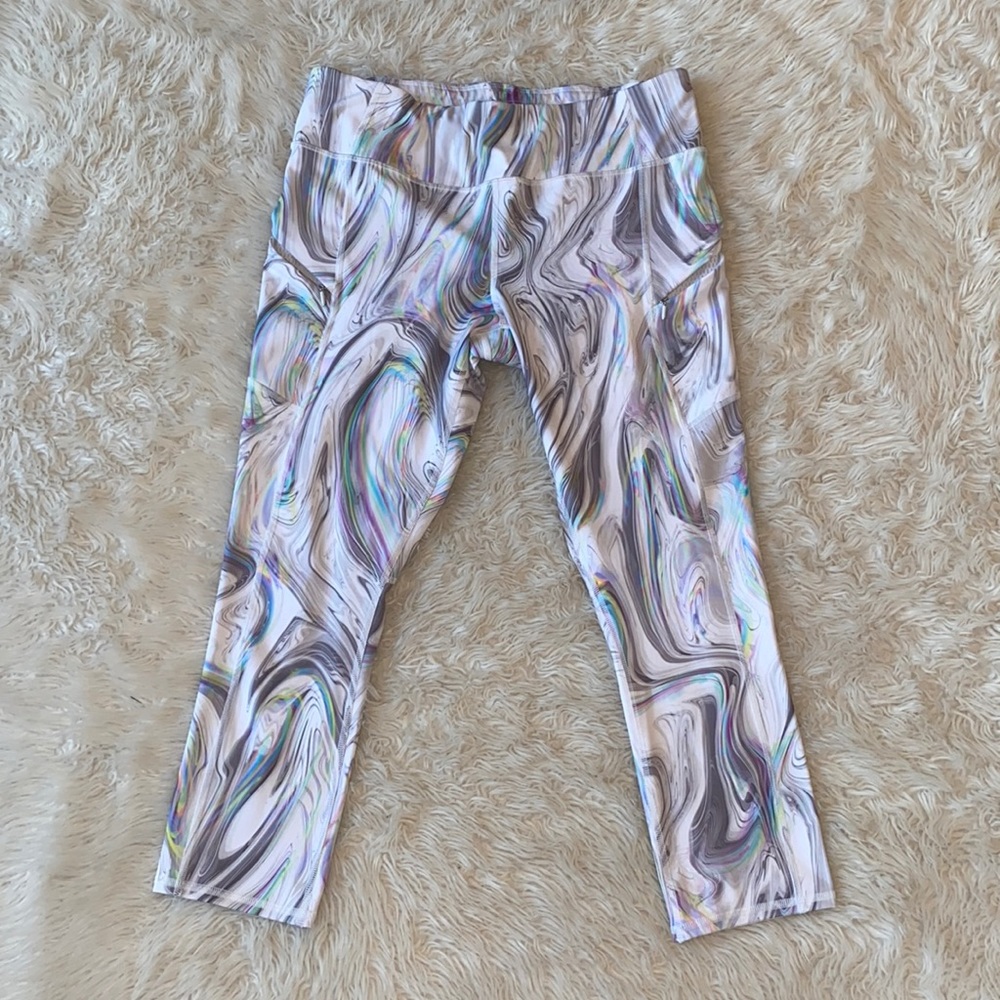 Athleta Contender opal capri crop leggings. Large Tall  Hard to Find